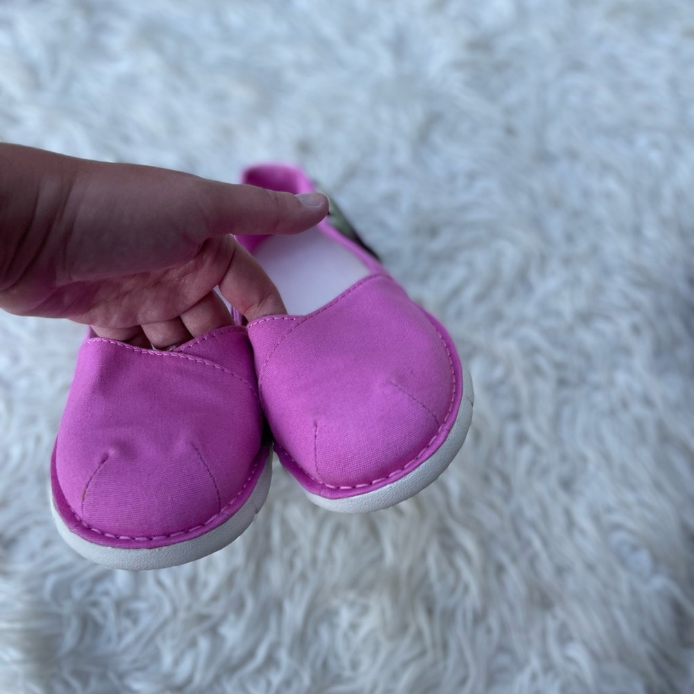 CROCS Shoes - Picture 5 of 5